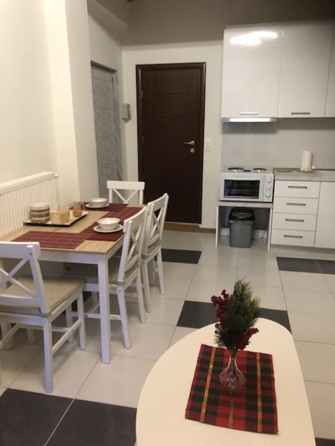 Aigaiou House 2 Apartment Tesalonika Bagian luar foto